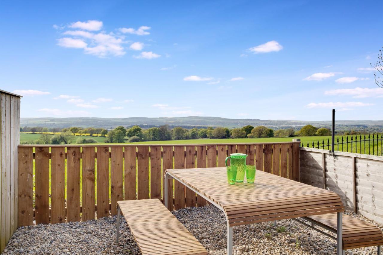 2 Bed With Garden & Stunning Field Views *