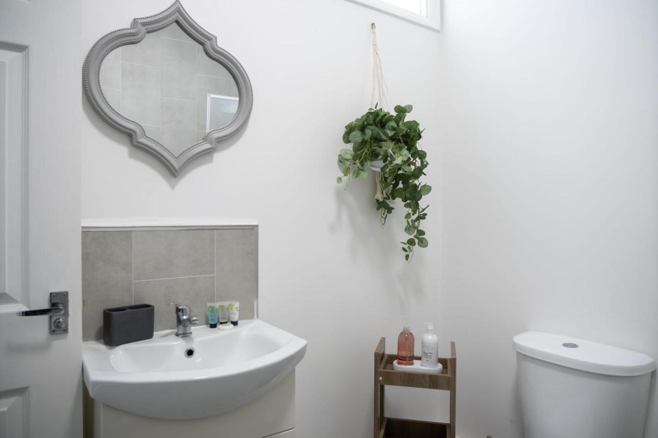 2 Bed With Garden & Stunning Field Views Holiday home